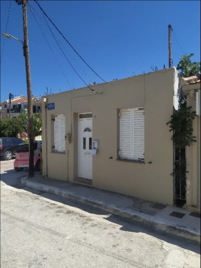 Detached house near the central square of Lixouri