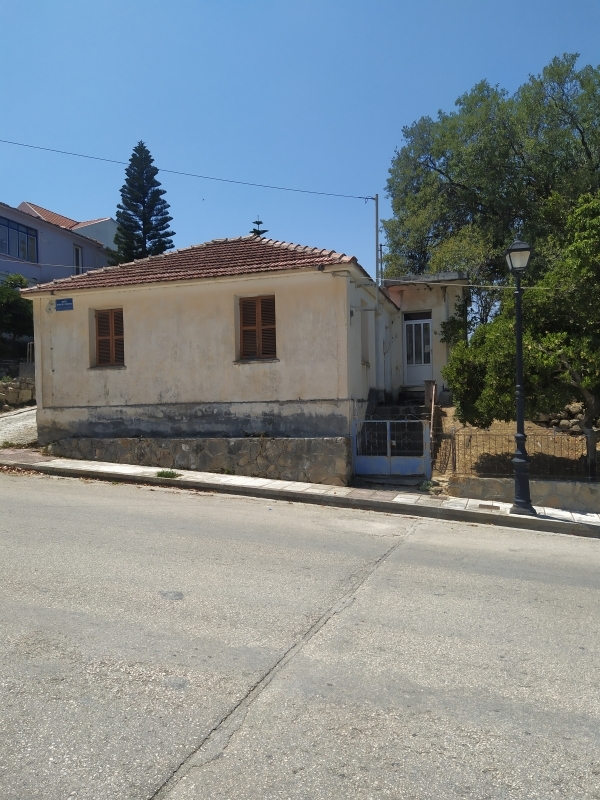 Detached aid house in Lixouri